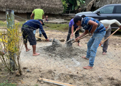 friends working